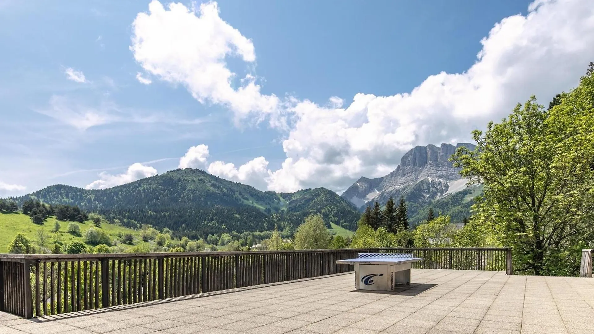 Apartment With Shuttle Bus To The Ski Lift Gresse-en-Vercors